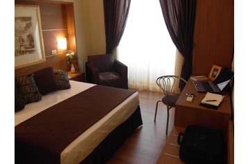 Italia Privát Roma, Exterior